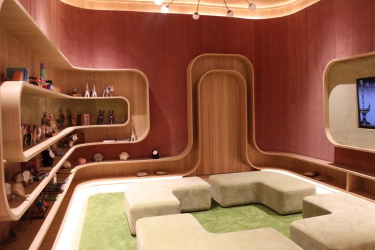 武汉会所背后暗藏复杂门道？老陈亲身经历给你讲明白